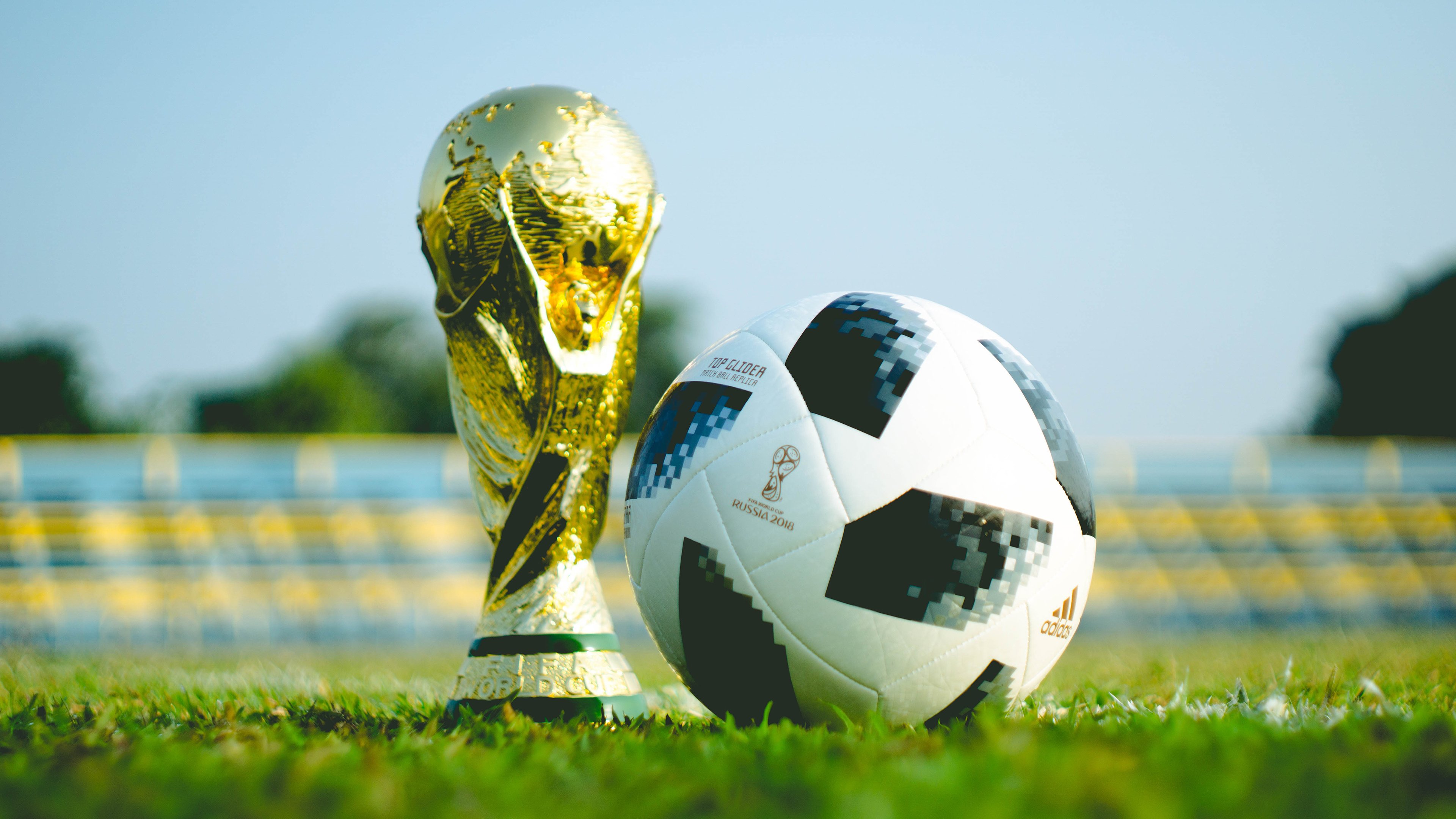 开云世界杯2026-蓝黑风暴席卷北非！国际米兰4-1击溃阿尔及利亚，克瓦拉茨赫利亚用一场封神表演征服梅阿查